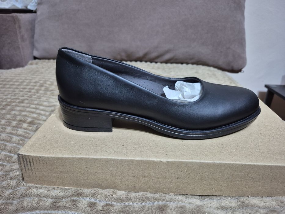 Дамски обувки от естествена кожа