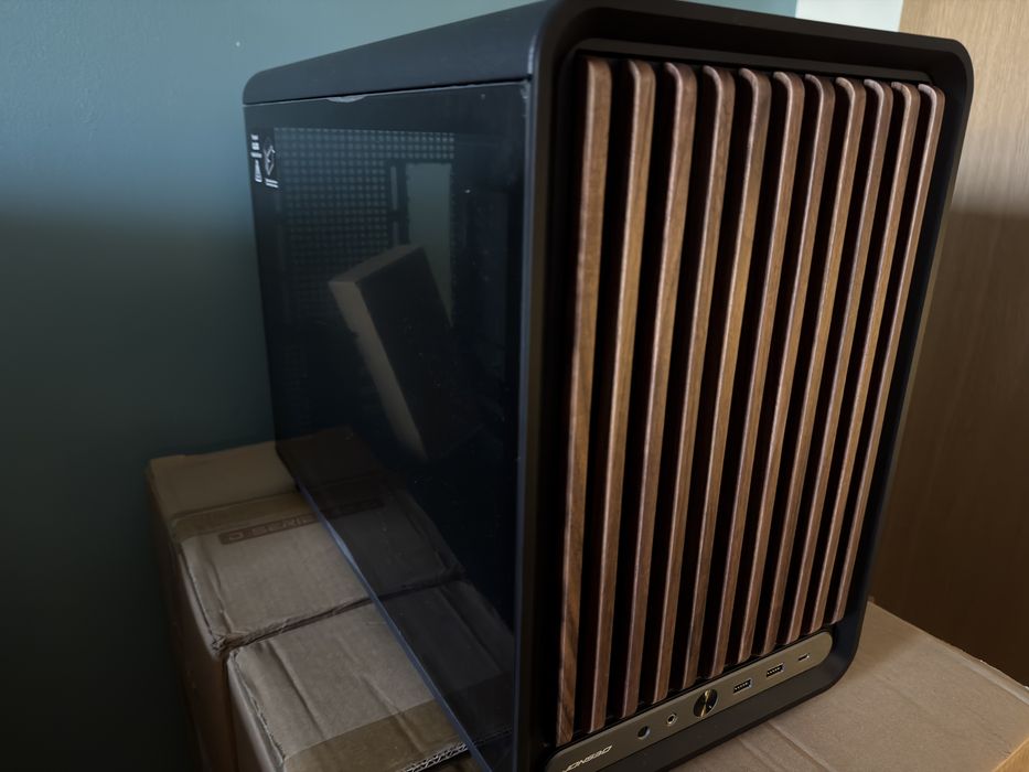Carcasa PC Jonsbo D33 Wood MicroATX — NOUĂ, nemontată, cu cutie