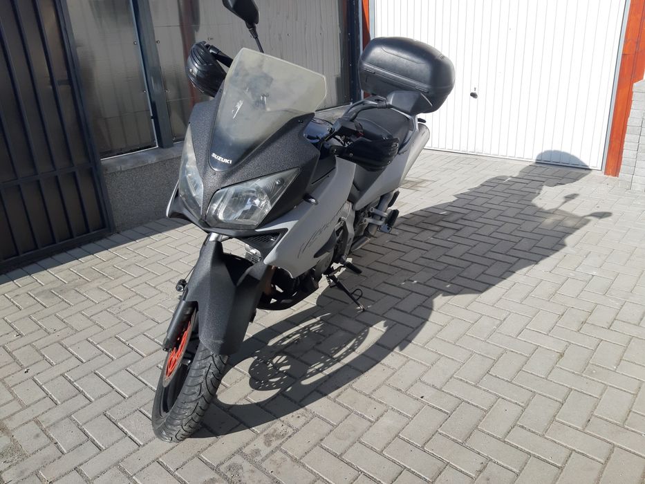 Vand motocicleta Suzuki dl1000 din 2004