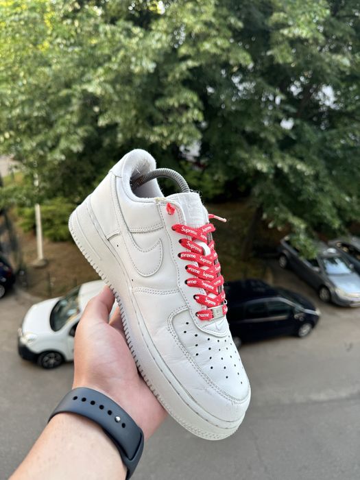 Nike Air Force 1 Low Supreme White