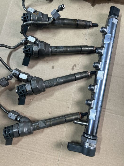 Kit injectie bmw gama f 184 cp cod 0445110616/06