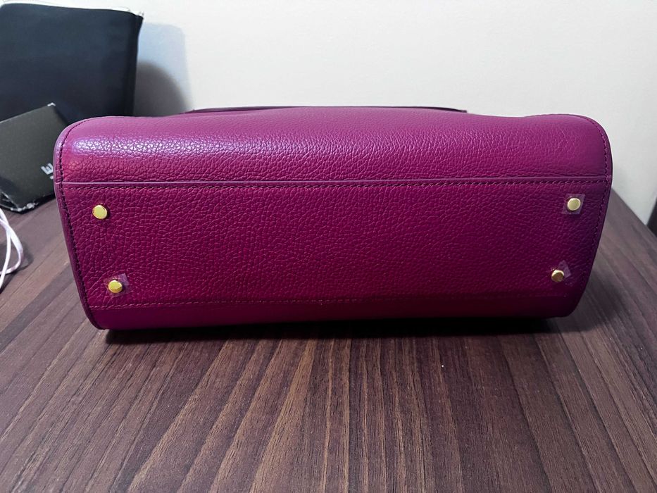 НОВА дамска чанта Coccinelle