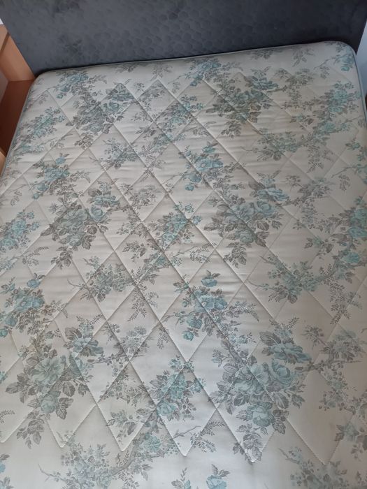 Vand pat 2 persoane cu saltea