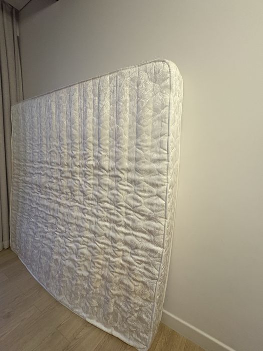 Матрас б/у 180/190 отдам даром