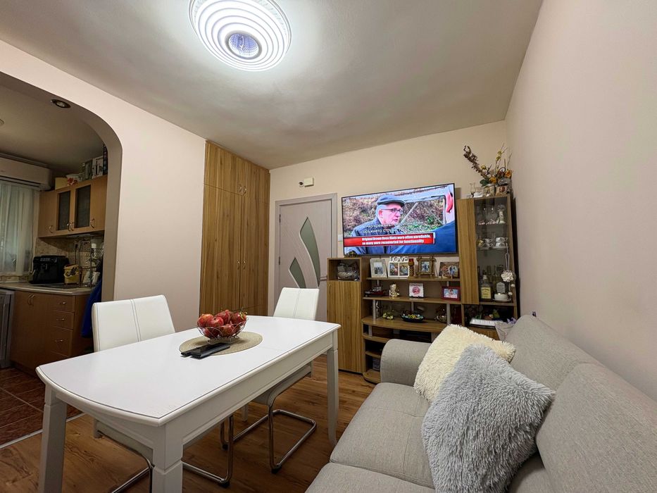 Продава се Тристаен апартамент в Варна, Лятно кино Тракия - 90 кв.м за 2623 €/кв.м - Снимка #1