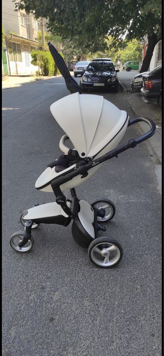 Количка Mima,бяла,с леки следи от употреба!