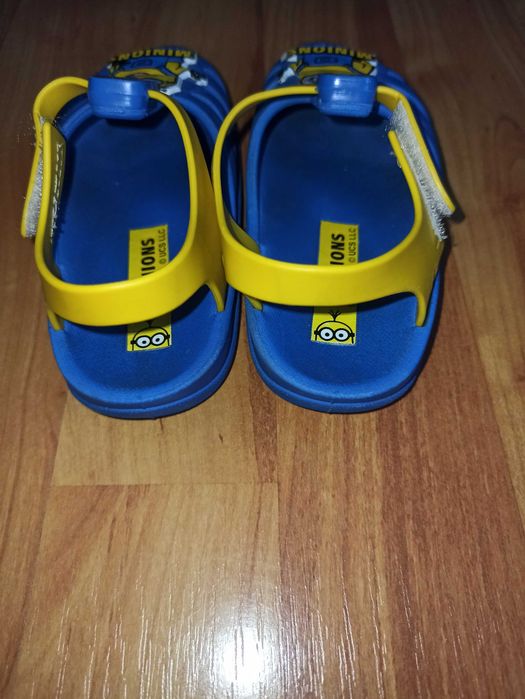Sandale Minions, mărimea 22/23