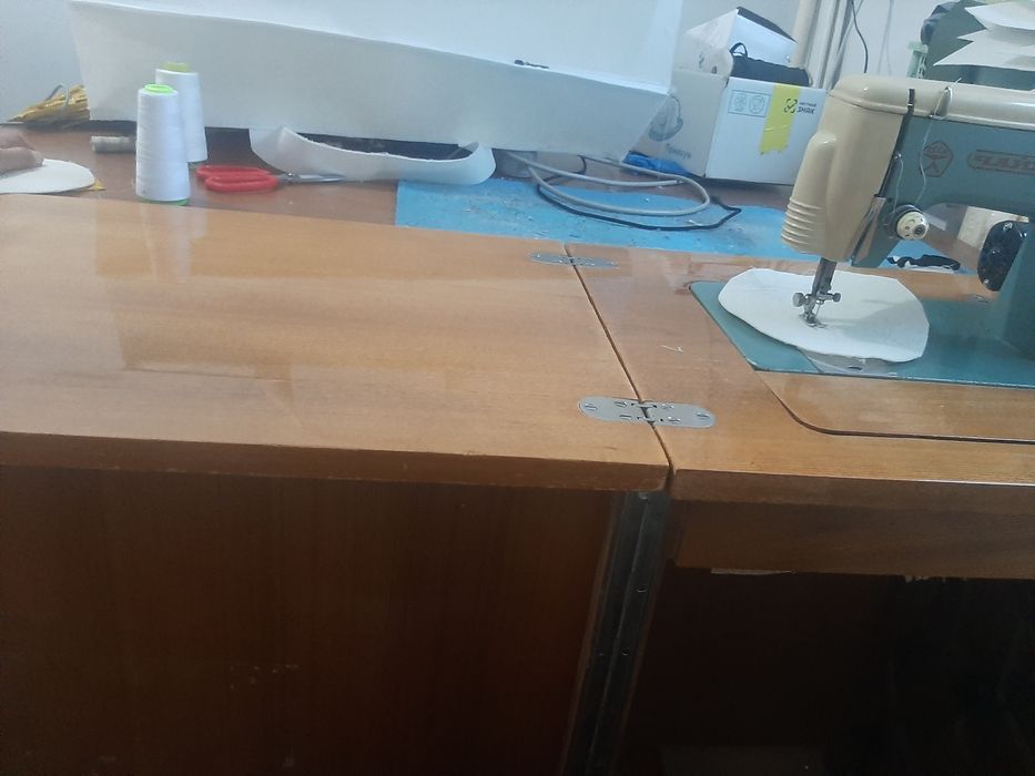 Продаю швейную машинку Чайка.