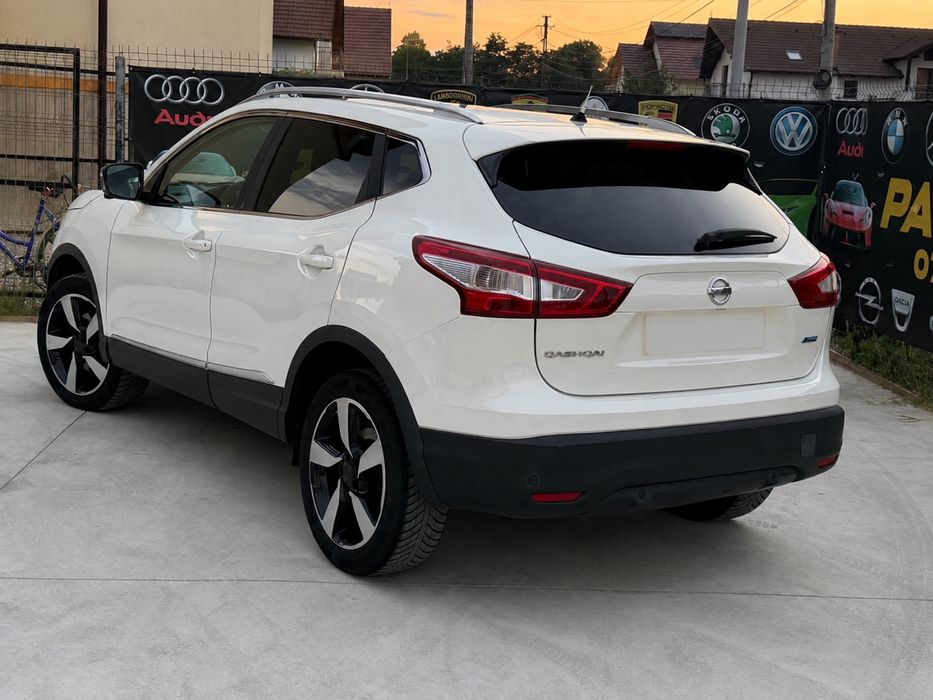 Nissan Qashqai 1.5 dCi 110 CP Tekna – Panoramic – 360°