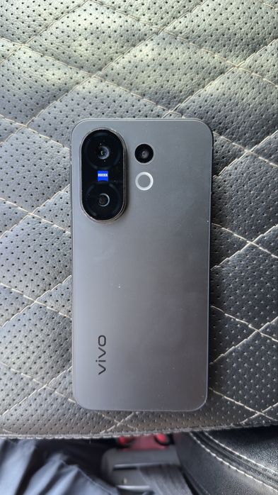 Vivo X200 FE 12.