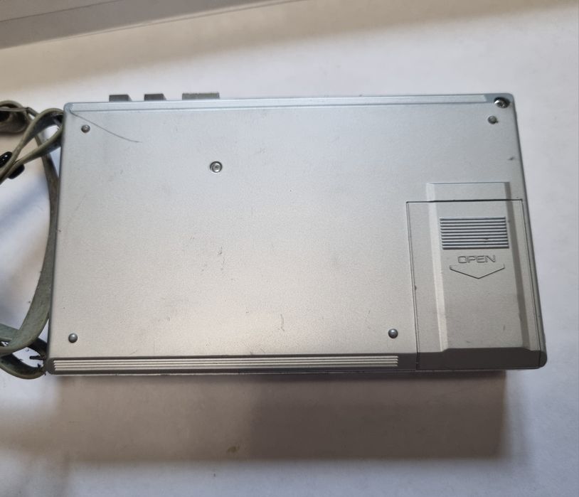 Radiocasetofon portabil de colecție Toshiba KT-S1 Metal