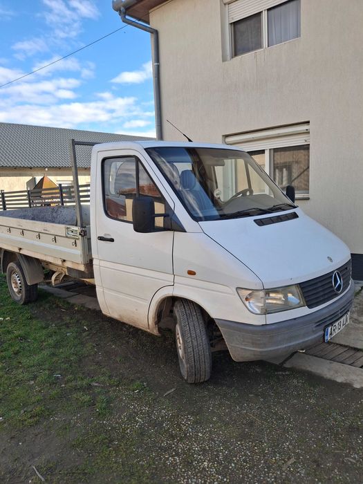 Camioneta Sprinter 208