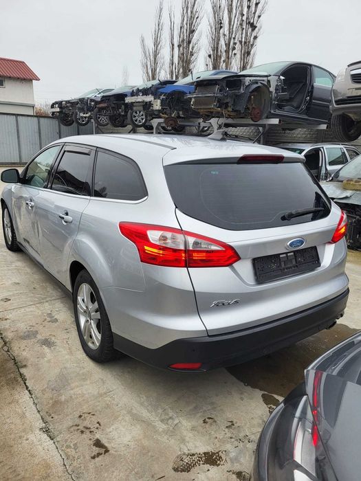 Dezmembram Ford Focus 3 break 2012