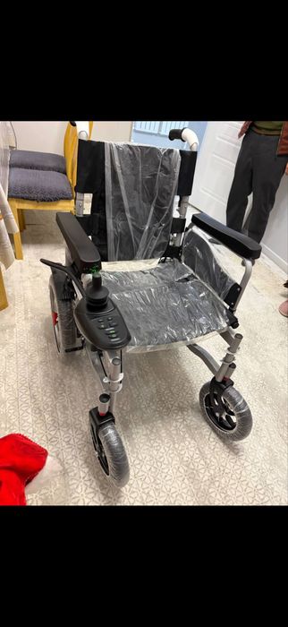 Срочно продадим коляску электроную