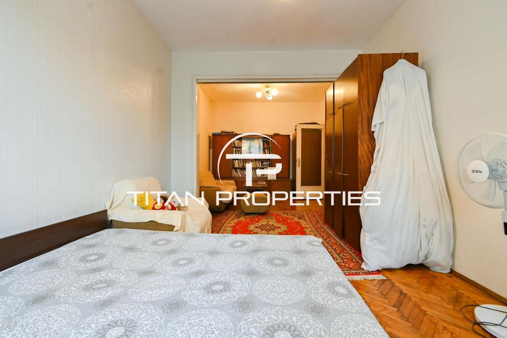 Продава се Тристаен апартамент в София, Център - 88 кв.м за 2955 €/кв.м - Снимка #7