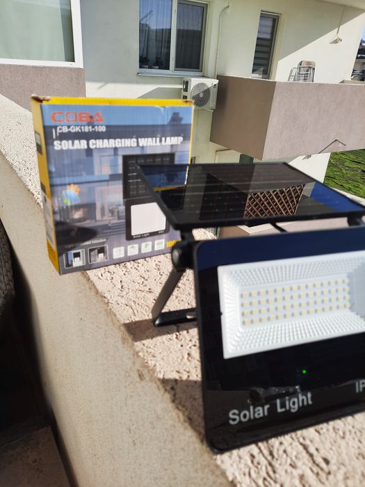 Lampa led cu i carcase solara și telecomanda Putere 100W