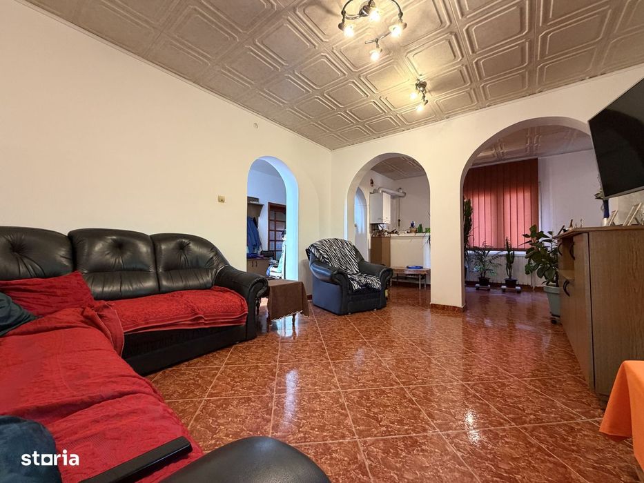 Casa individuala 6 camere, 165 mp utili, 641 mp teren - Ghiroda