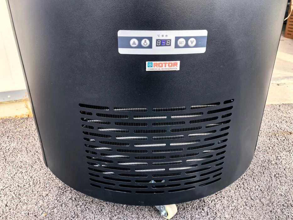 Кръгла хладилна витрина 360 литра