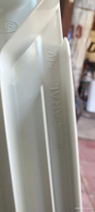 Продавам радиатор FARAL 12 глидера