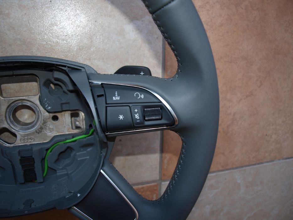 Volan Audi A6 4G A8 4H NOU NOUT; Nemontat; Culoare Gri Deschis