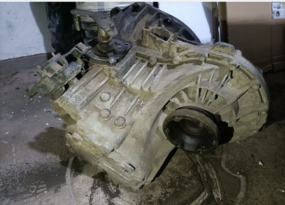 Cutie viteze manuală Vito w638 2.2 CDI, bluza top Marim