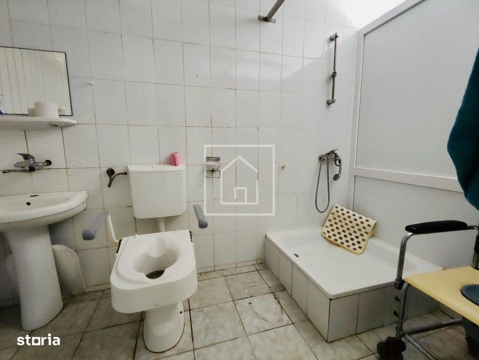 Afacere la cheie: Camin batrani 1143mp, Jacuzzi, Sauna, 0% Comision