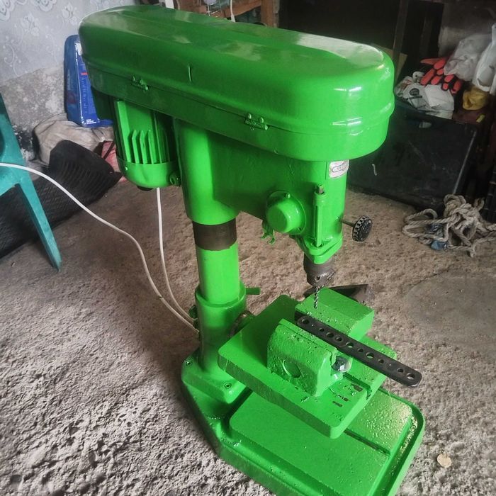 Настолна бормашина БМ12 монофазна