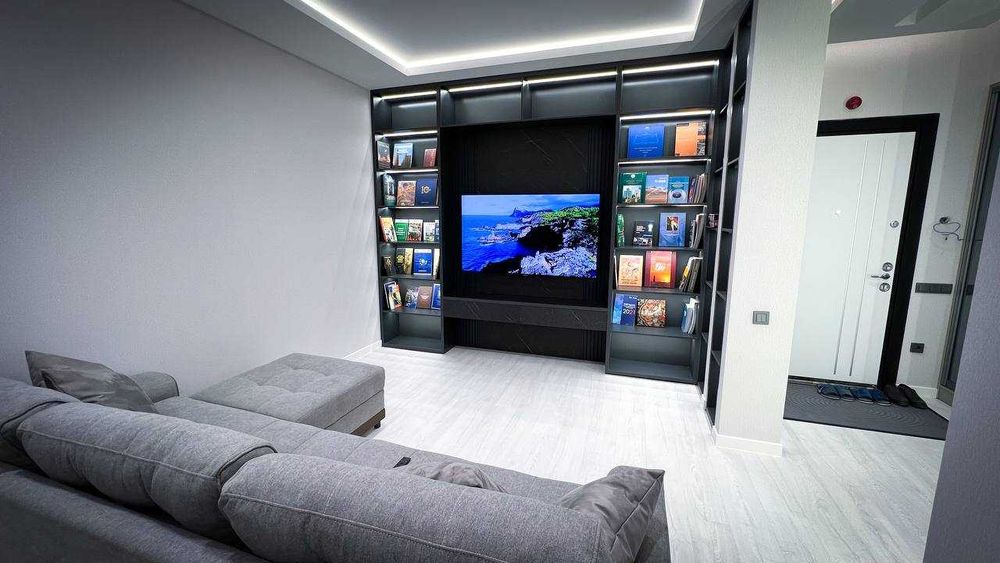 Сдается 3/10/25_100 кв.м. HI-TECH_Новостройка АКАЙ СИТИ /долгий период