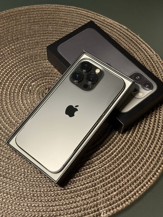 iPhone 13 Pro Graphite stare excelenta 89% la cutie + 2 huse