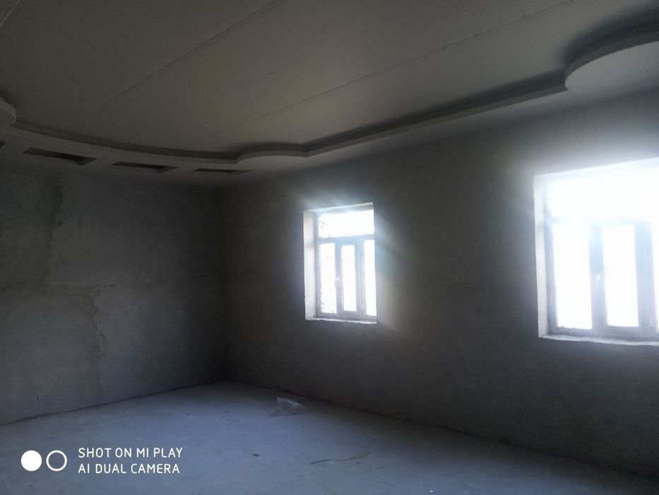 Дом с монсатом