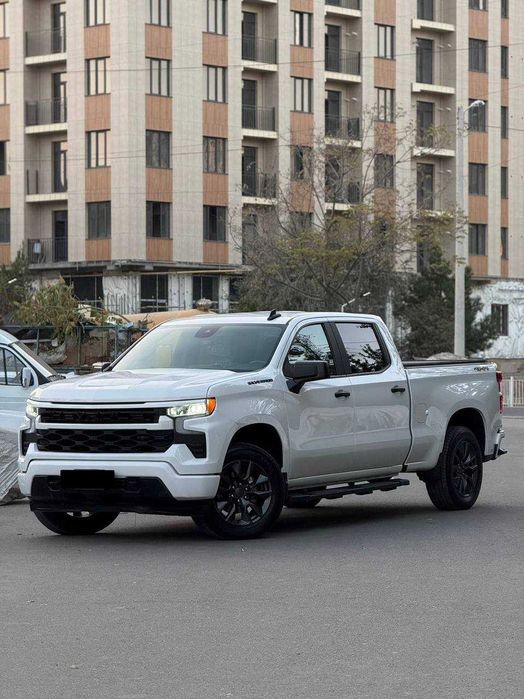 Sotuvda Chevrolet Silverado 4X4 avtomashinamiz