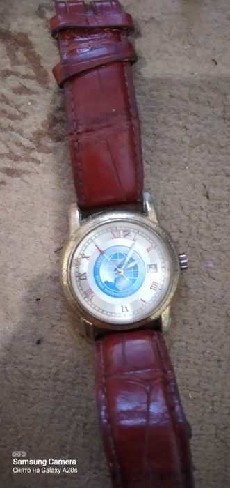 Продам часы наручные