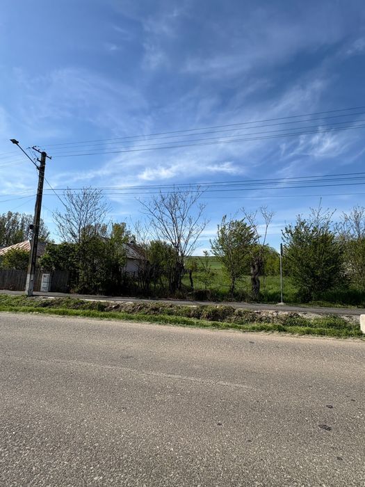TEREN INTRAVILAN DE VÂNZARE în Plopu Prahova – 2.018 mp / utilitati la poarta
