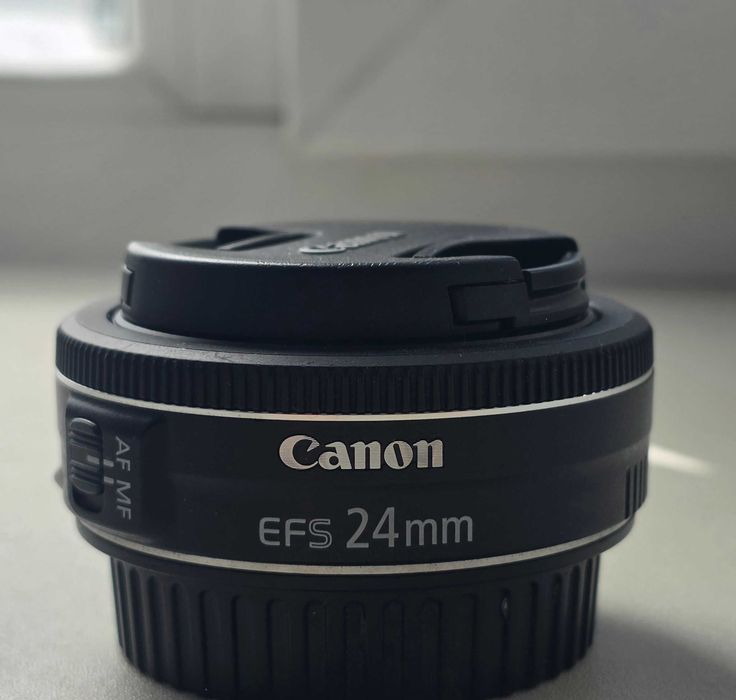 Canon EF-S 24mm f/2.8 STM