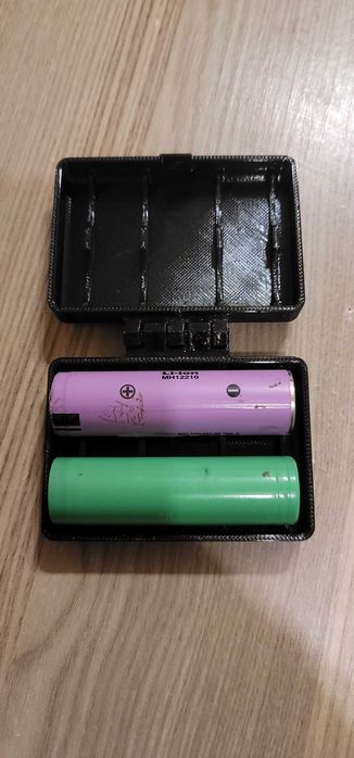 Кутия за батерии 18650