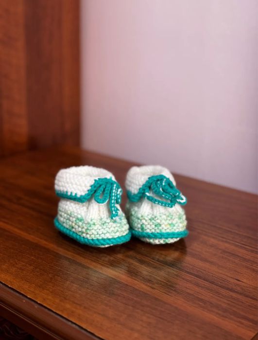 Детские вязанные пинетки