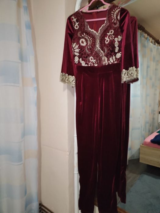 Salopetă pentru evenimente speciale