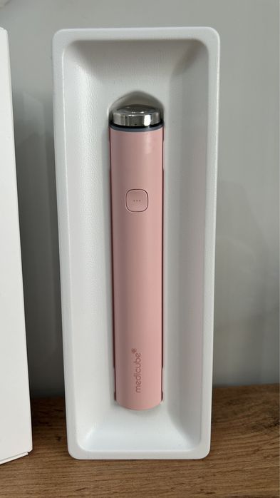 Medicube mini микротоковый массажер