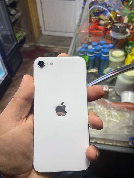 iphone se 2022 yil