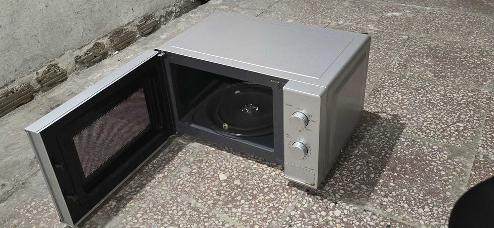 Микровълнова Panasonic NN-E22JMMEPG, 20 л, 800 W