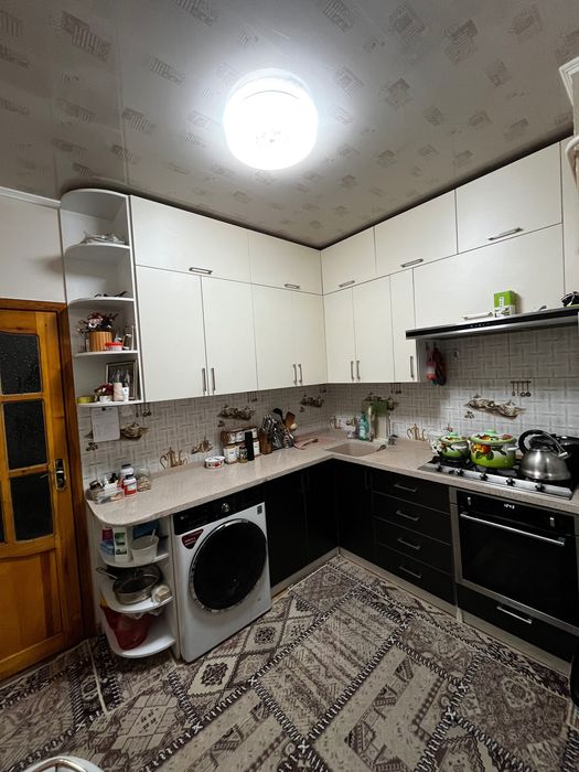 Продается 3-комнатная квартира с  xорошим ремонтом на Ц квартале