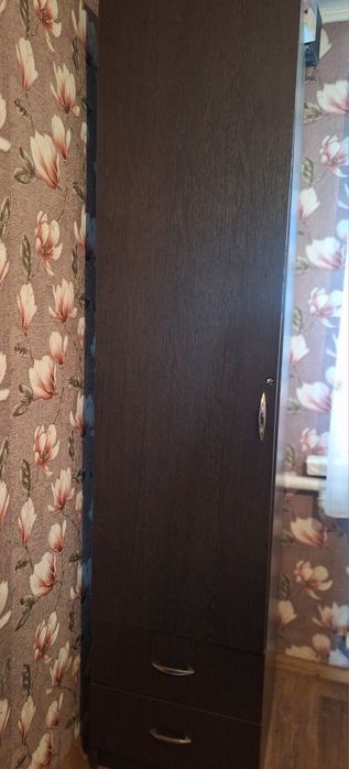 Продаю шкаф пенал