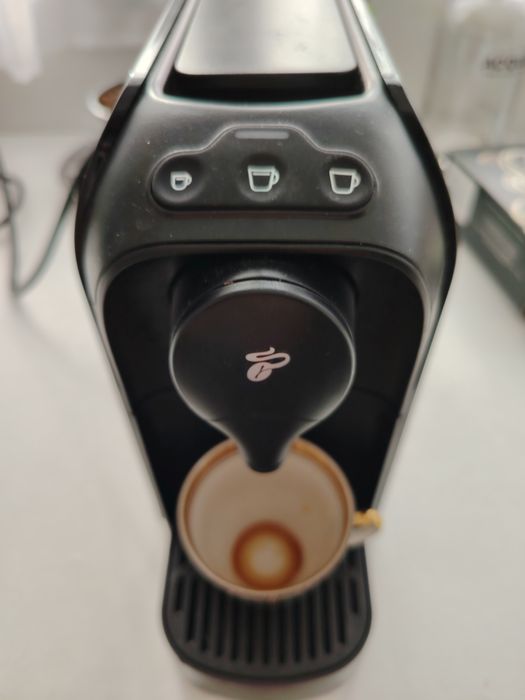 Кафемашина с капсули Tchibo Cafissimo easy Black