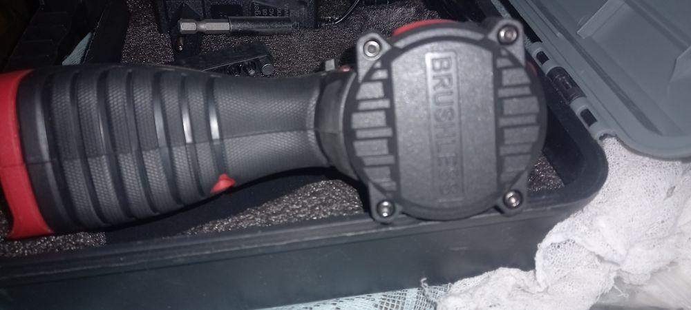 Продаётся шуруповёрт.