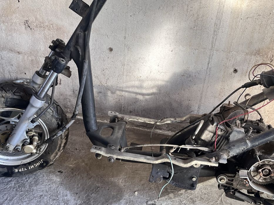 Скутер    Старый.