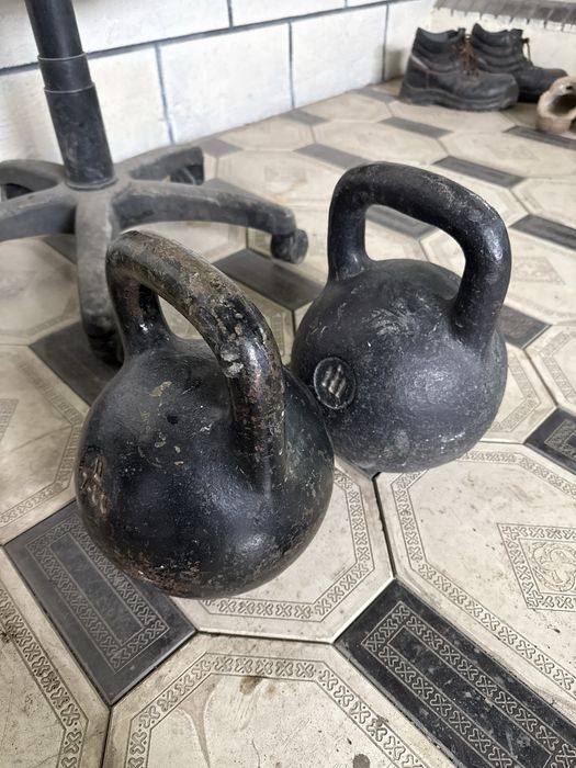 Продам Гиря и гантель