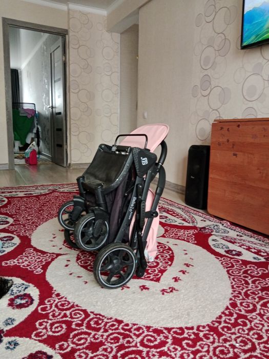 Продам коляску весна +лето+осень
