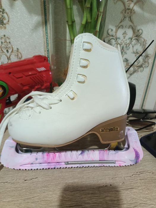Продам коньки детские