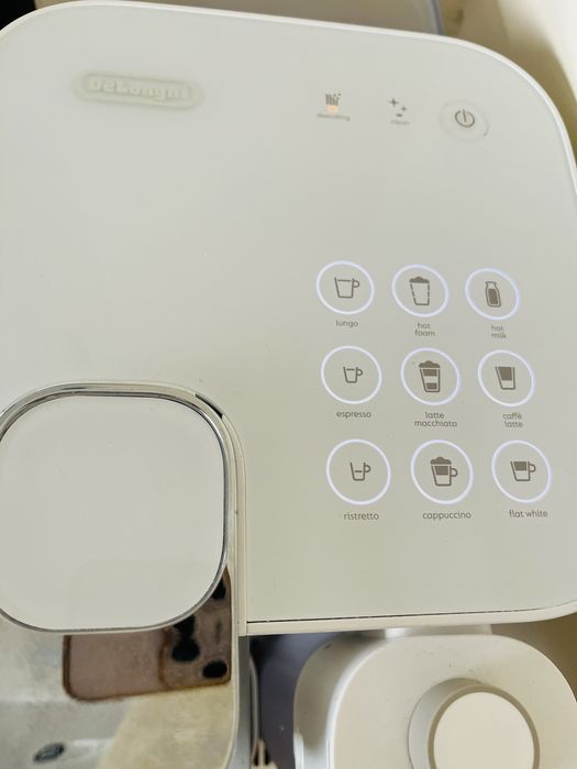 Aparat de cafea Nesspreso Delonghi varianta mare