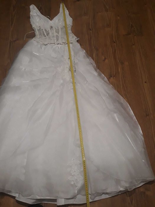 Vand rochie de mireasă